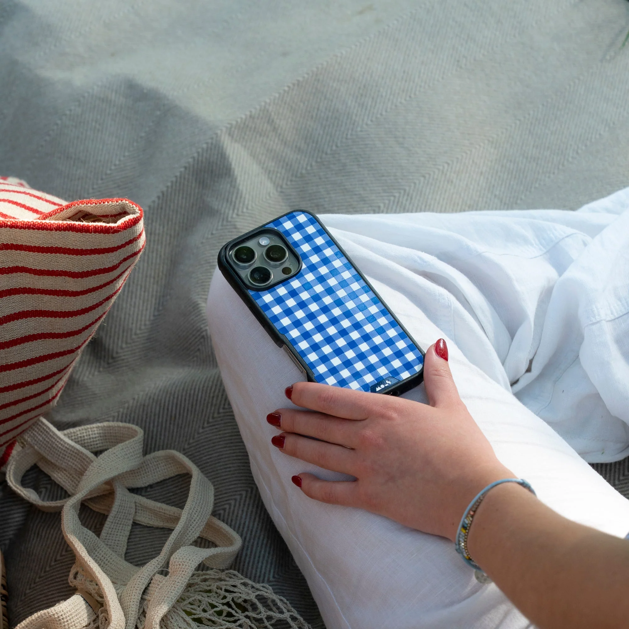 Breeze Protective Phone Case - Picnic MagSafe - Image 18